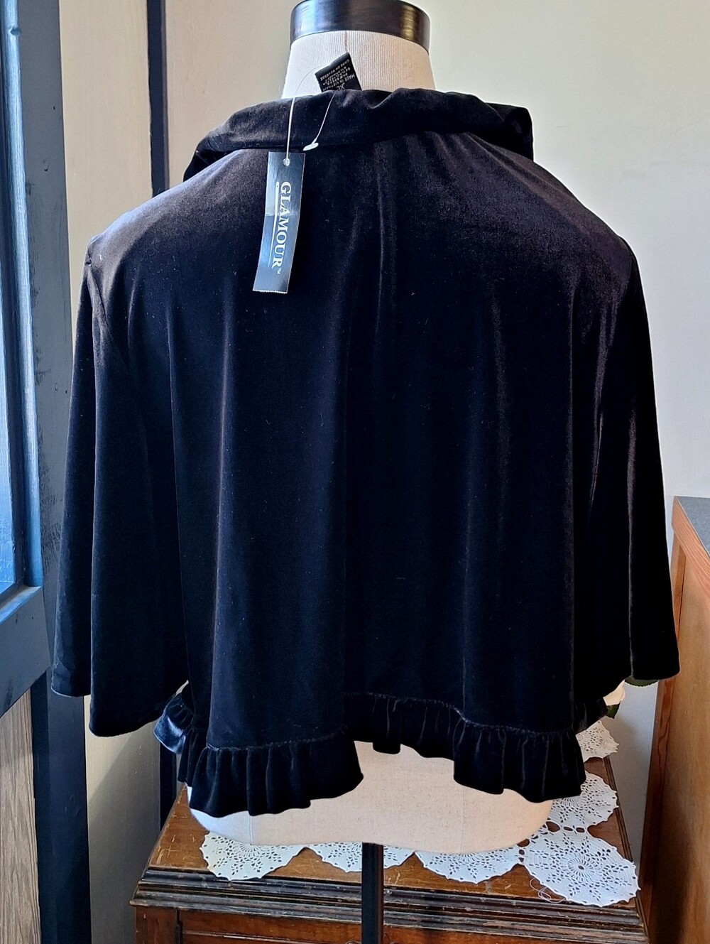 Glamour Velvet Cropped Shrug with Ruffle Trim, XL, Style#5LV634Y, NWT - Picture 5 of 10